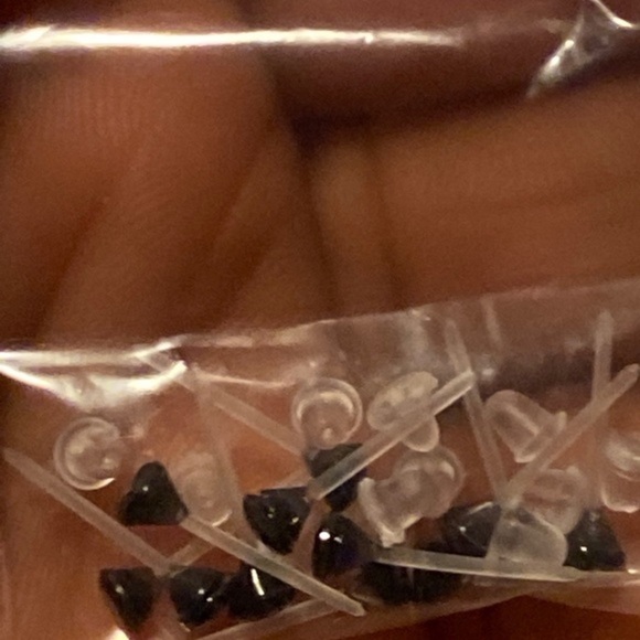 20G 1/2in Clear Plastic Black Studs Earrings - Picture 5 of 7